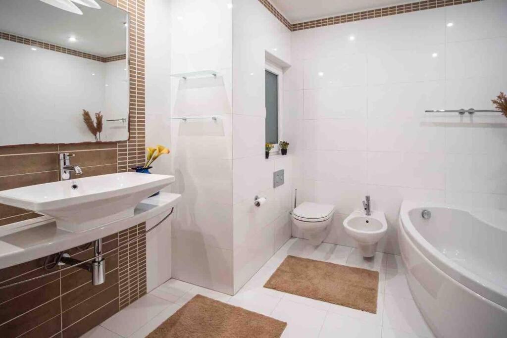 Pembroke St Julians Luxury, Comfort, Location Ngoại thất bức ảnh